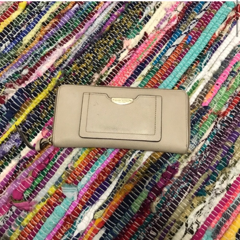 Henri Bendel Cream colored wallet (Authentic)